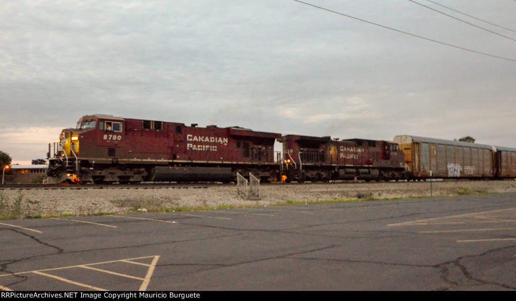 CP ES44AC & AC44CW Locomotives 